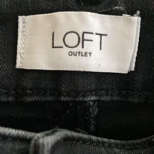 Loft outlet skinny jeans off  black color size 0